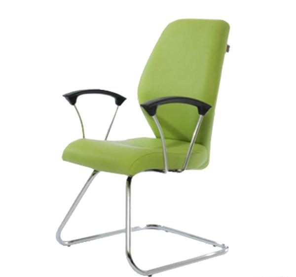 صندلی کنفرانس C336 راد سیستم دارای روکش به رنگ سبز می باشد.