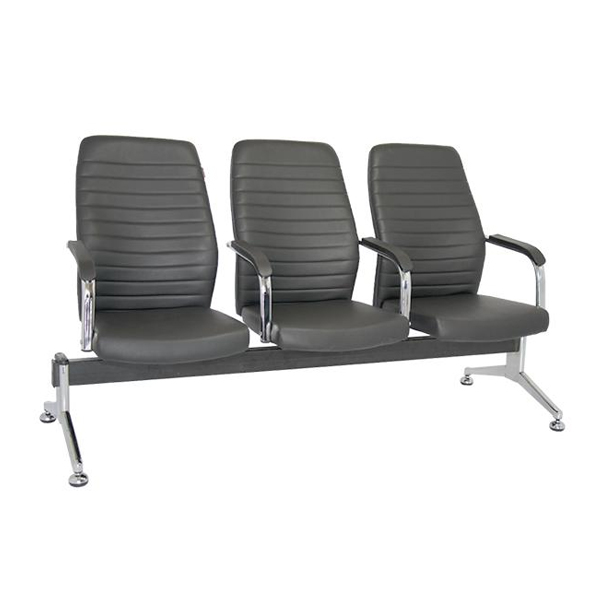 صندلی انتظار راحتیران مدل W4120روکش چرمی مشکی رنگ و پایه های ثابت فلزی با روکش کروم دارد.