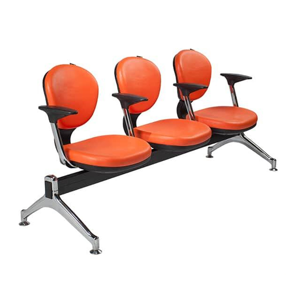 صندلی انتظار راحتیران مدل WR60به تعداد سه نفره در تصویر مشخص است که روکشی به رنگ نارنجی دارد.