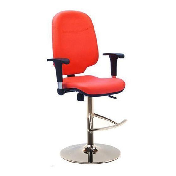 صندلی کانتر رایانه صنعت مدل آلفاO913 به رنگ نارنجی است و دارای رکاب می باشد.