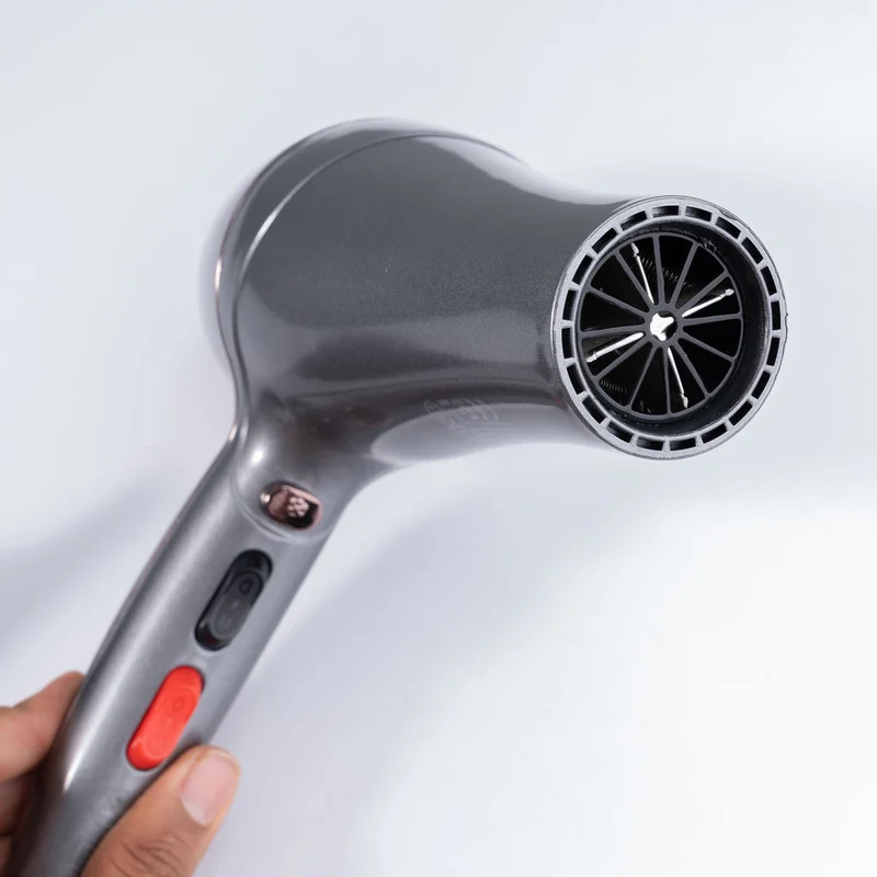 سشوار حرفهای رومئو مدل RM-5858، موتور AC با توان مصرفی 2200 وات، دارای قابلیت باد سرد، طراحی ارگونومیک، دارای حلقه آویختن، با حالت صافکننده و حجمدهنده، وزن 450 گرم، تنظیم حرارت 3 حالته و کنترل سرعت 2 حالته، به همراه متمرکزکننده باریک - Image 9